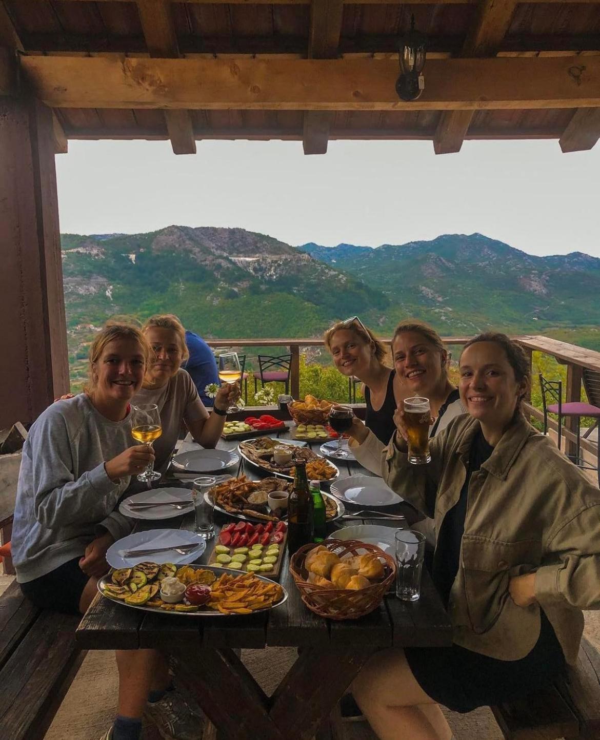 Camp Oaza,Lipa Hotel Цетине Екстериор снимка