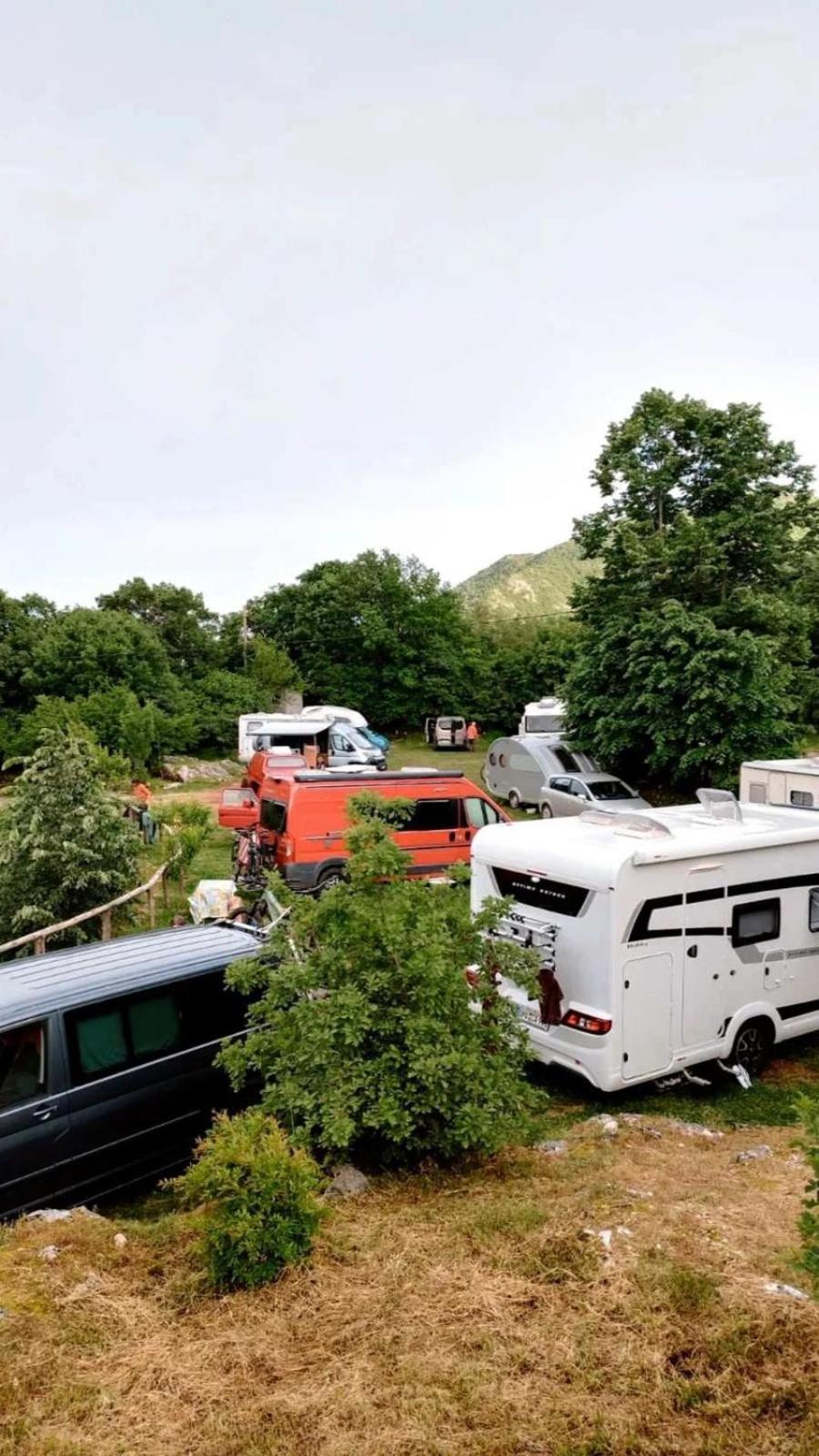 Camp Oaza,Lipa Hotel Цетине Екстериор снимка