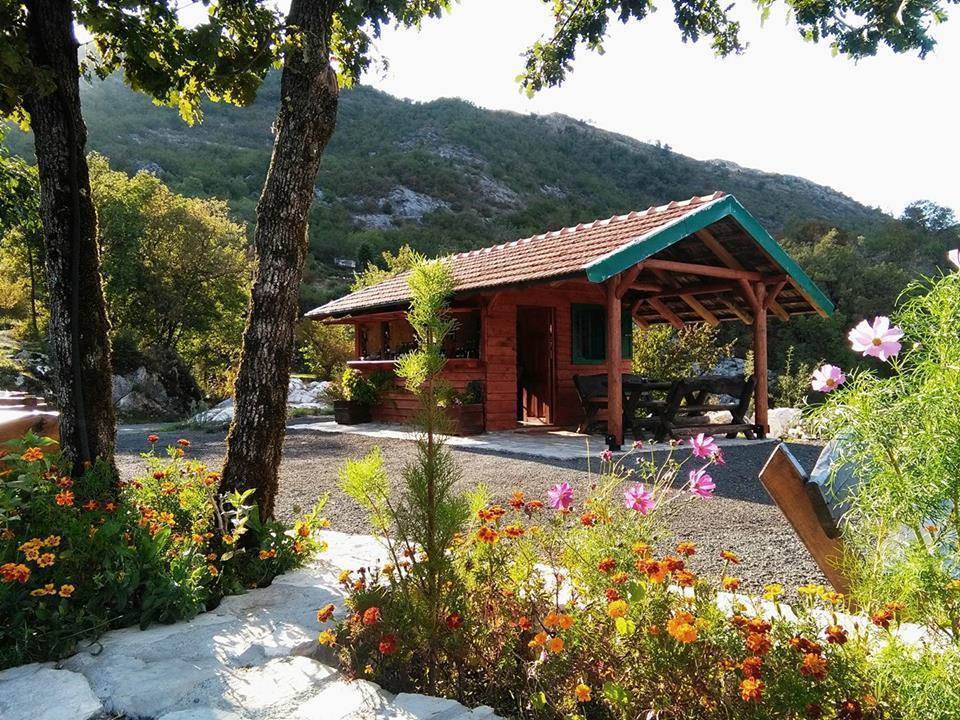 Camp Oaza,Lipa Hotel Цетине Екстериор снимка