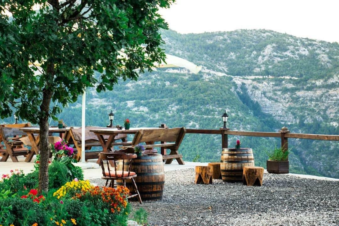 Camp Oaza,Lipa Hotel Цетине Екстериор снимка
